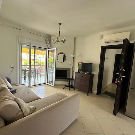 Mila House 4* ניקיטי