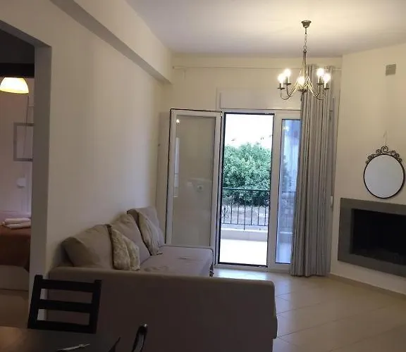 מלון דירות Mila House 4*